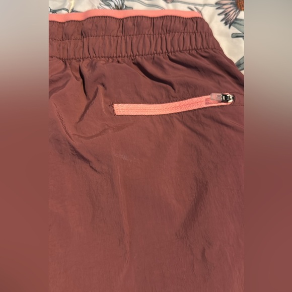 Reebok Coral Mesh Track Pants size medium like new ! - Picture 3 of 3